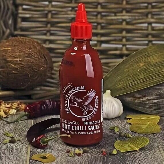 Uni-Eagle cоус "Шрирача/Shriracha Hot Chilli Sauce" (0,815кг/740мл) пласт. бут. (Тайланд) — фото 1