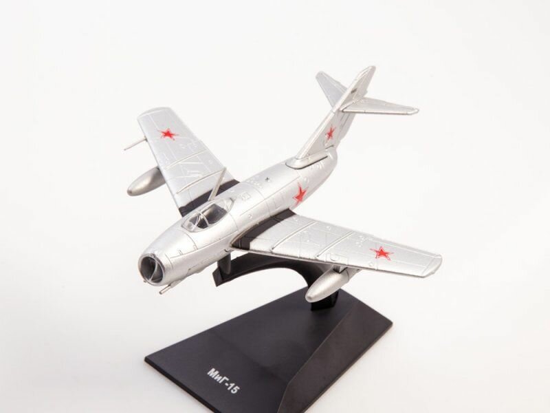 Масштабная модель 1/93, самолет МИГ-15 — фото 1