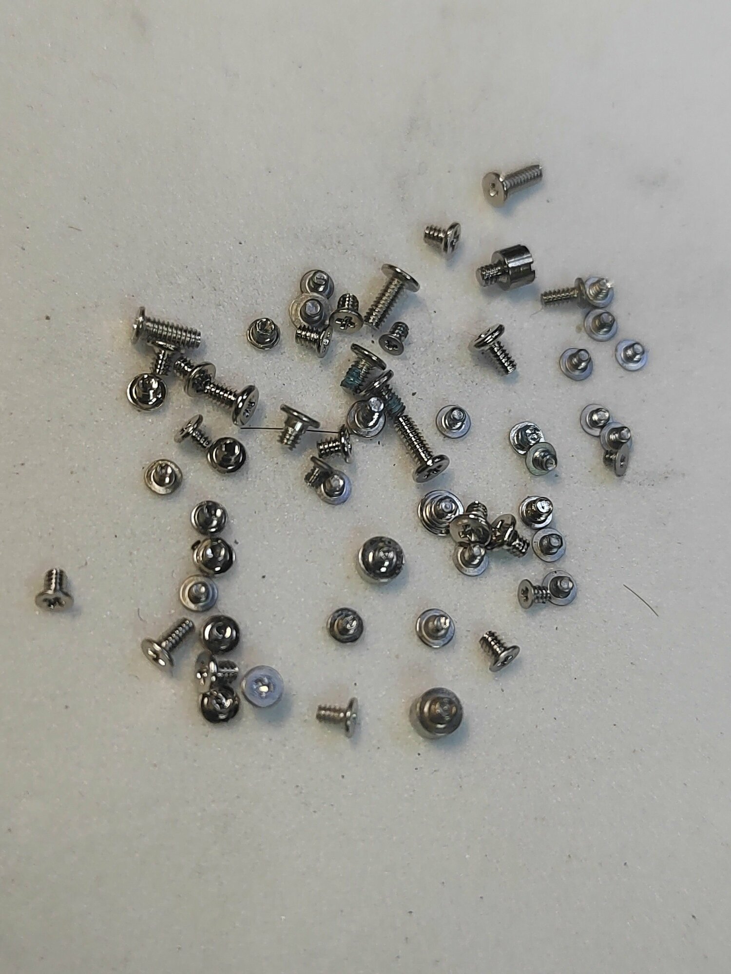 Винты внутренние и втулки для iphone x