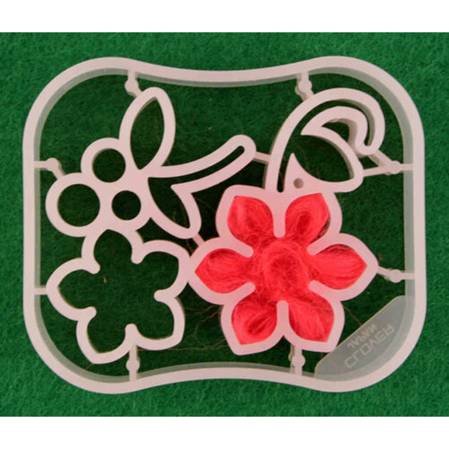 Форма для валяния и аппликаций пластиковая Clover Цветы и ягоды 121152см 1шт 546₽