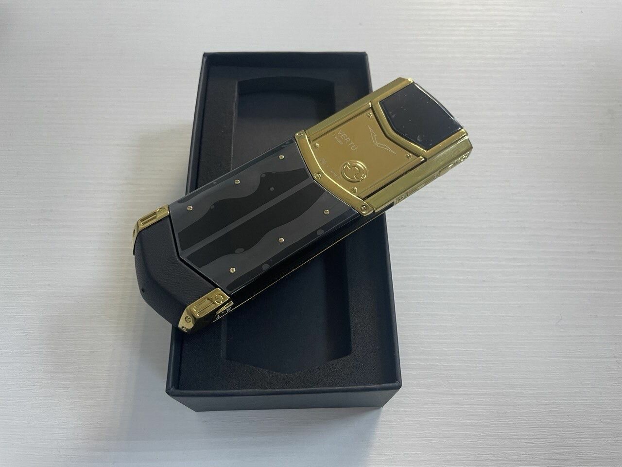 Мобильный телефон Signature V Full Gold, DUAL SIM, кнопочный