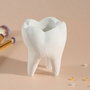 Предмет интерьера "Зуб" высота 9.5, 7.5*6.5 см белый