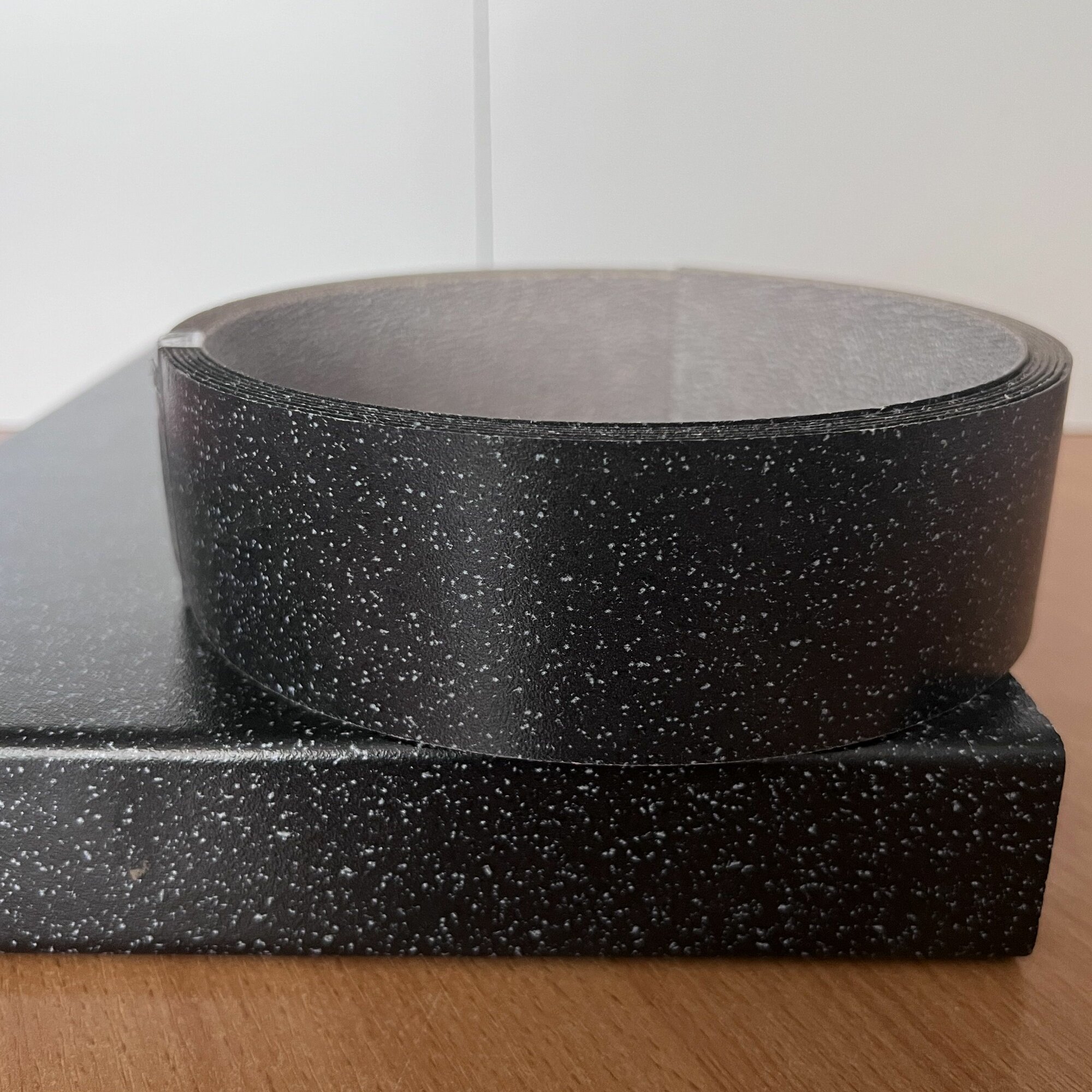 фото Кромка с клеем для столешницы, мебели, Мрамор марквина белый 3050*44мм