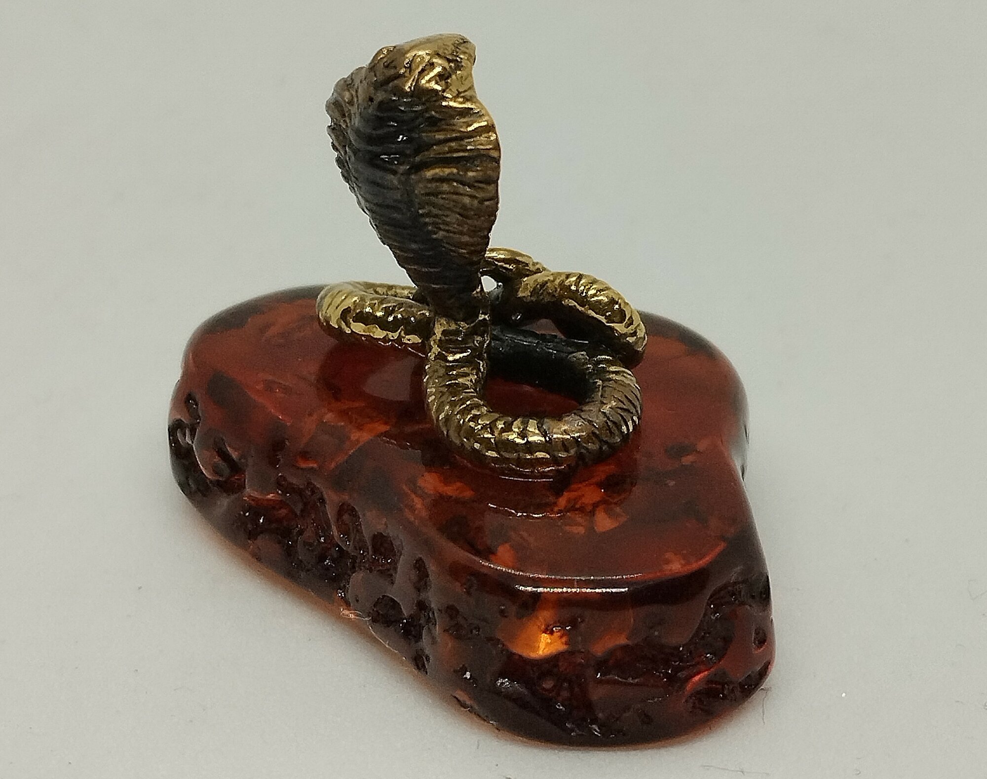 Фигурка бронза с янтарем "Змея", арт 301 — фото 1