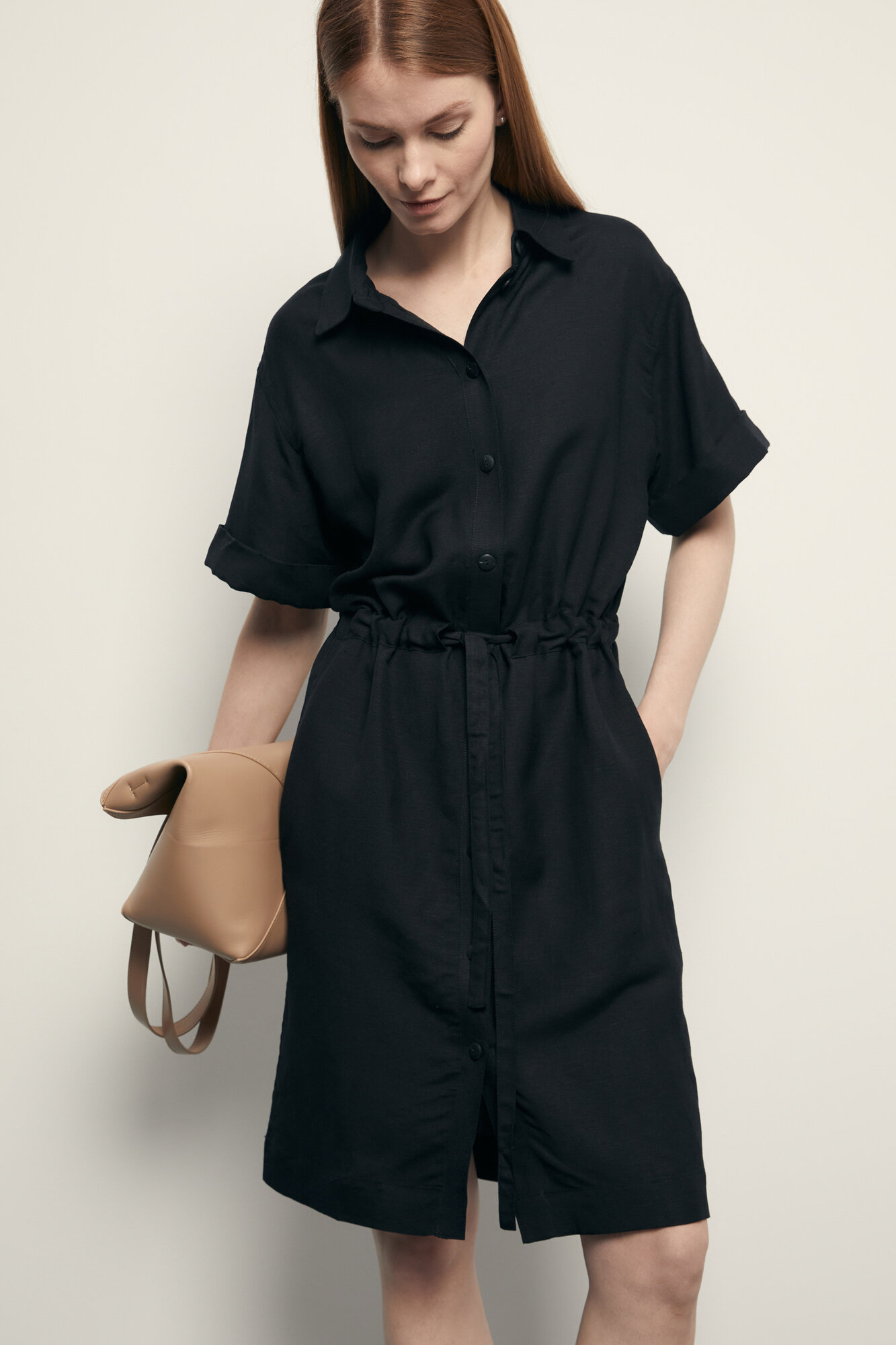 Платье с коротким рукавом