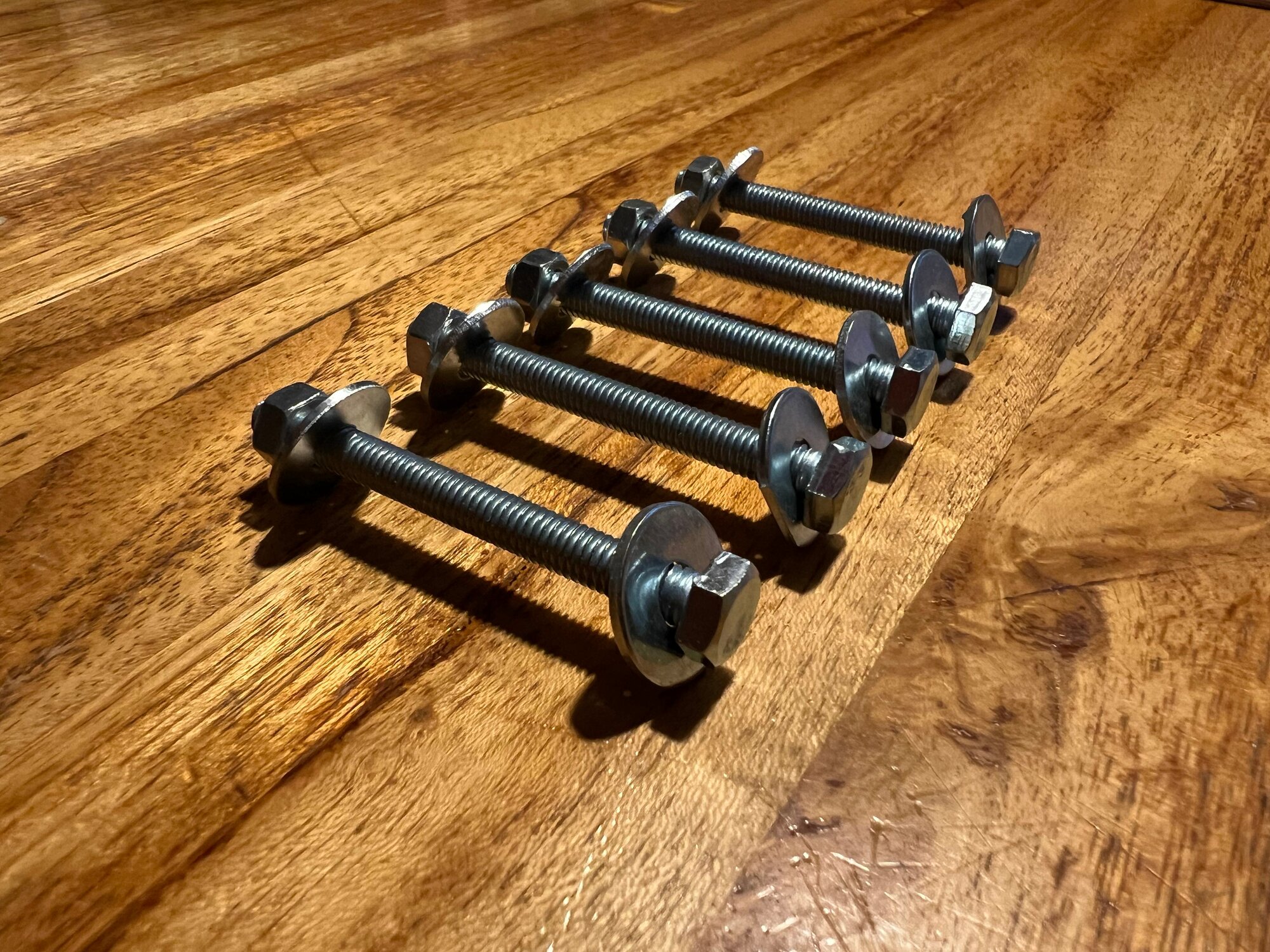 Болт в комплекте с гайкой и шайбами М6х60 4шт