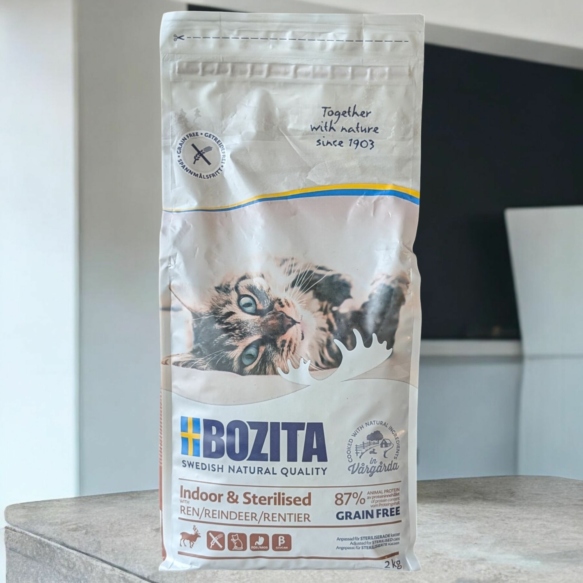 Bozita INDOOR & STERILISED GRAIN FREE для стерелизованных, олень 2 кг