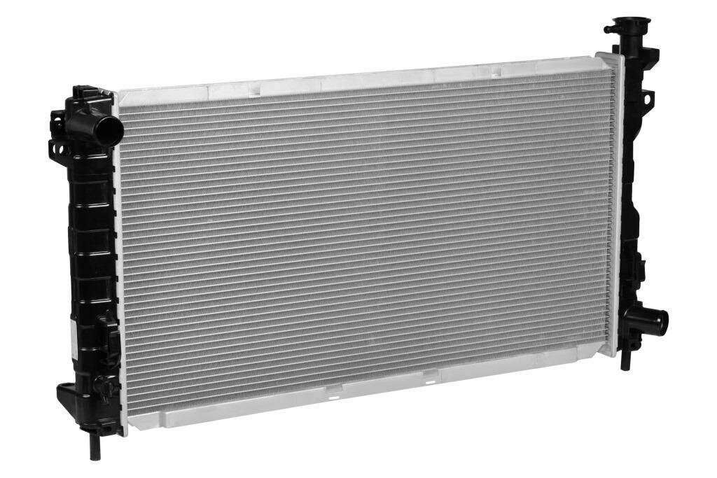 Радиатор охлаждения для автомобилей Caravan (01-)/Voyager (01-) 2.4i/3.3i M/A LRc 0348 LUZAR