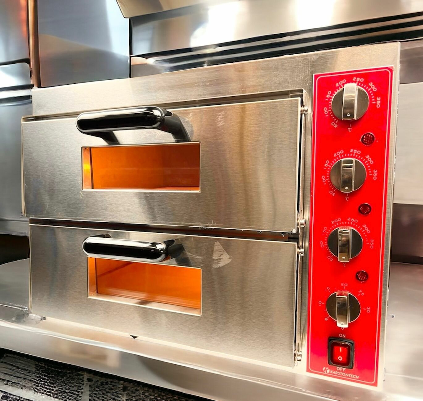 Печь для пиццы KARSTONTECH KS-P2ST (Обновленная версия 2024г.) подовый камень 40х40 см управление ТЭНами таймер 3 кВт.