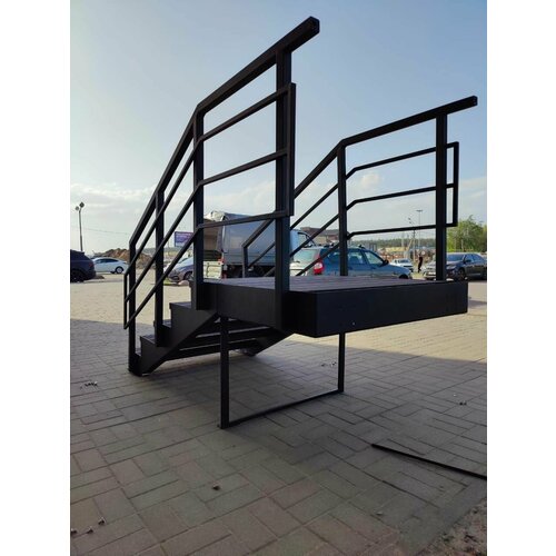 Лестница-крыльцо 3 ступени с площадкой с ДПК ограждения с двух сторон ширина 1500мм 87300₽