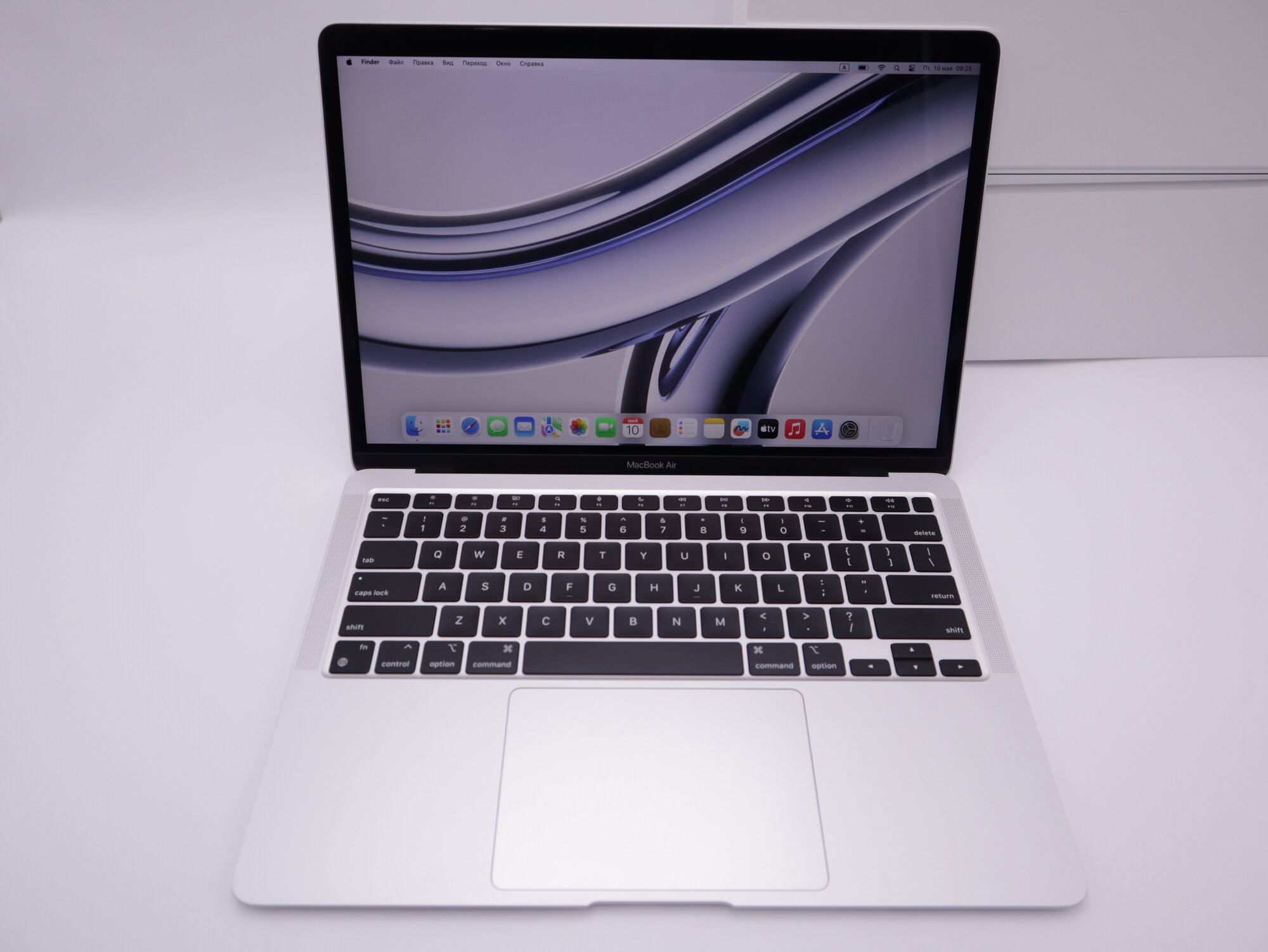 13.3" Ноутбук Apple MacBook Air 13 Late 2020 2560x1600, Apple M1 3.2 ГГц, RAM 8 ГБ, DDR4, SSD 256 ГБ, Apple graphics 7-core, macOS,