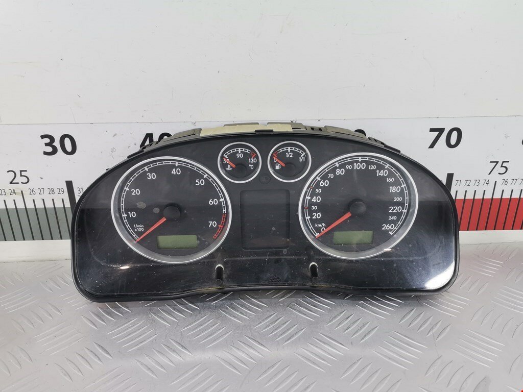 Панель приборная (щиток приборов) Volkswagen Passat 5 GP арт. 1515265