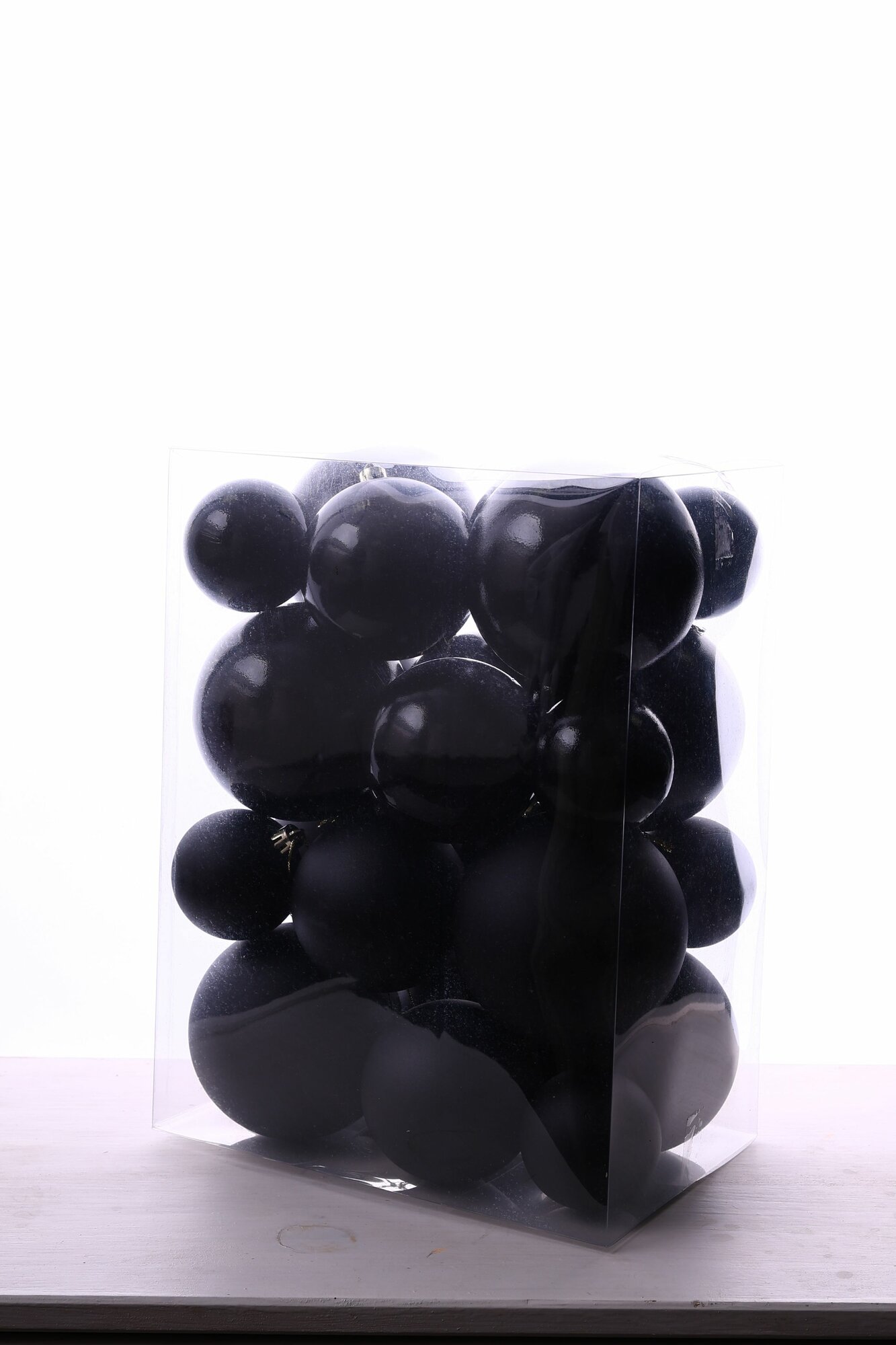 Шар на елку 6,8,10см, набор шаров 24шт, новогодние, черный, Crystal Trees