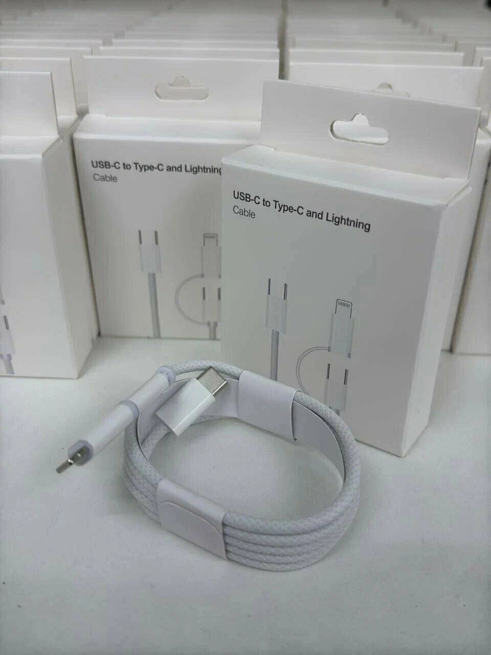 Кабель USB-C to Lightning для быстрой зарядки и передачи данных iPhone и iPad — фото 1