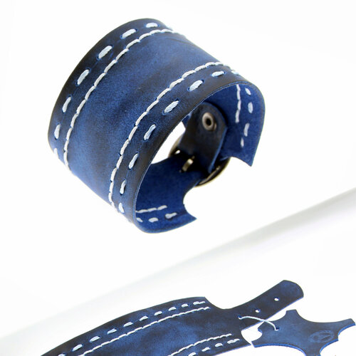 Браслет Браслет кожаный на пряжке темно-синий, кожа, размер 18 см, размер M, синий браслет россия синий 193520