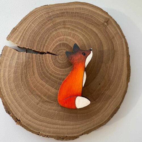 Брошь Создашева Анна Брошь авторская деревянная лиса / Значок ручной работы лисичка, оранжевый, коричневый