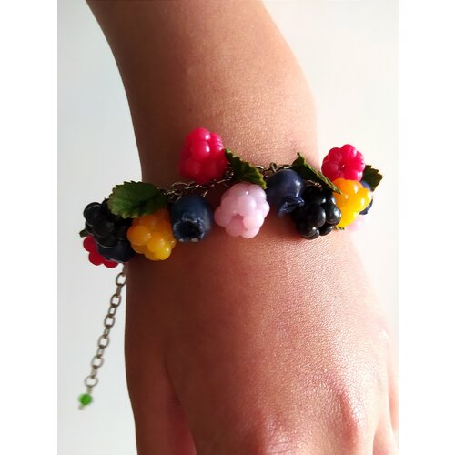 фото Браслет-цепочка tiny petal ягоды, полимерная глина, 1 шт., размер 22 см, размер s, диаметр 5 см, мультиколор