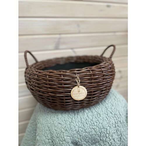 Кашпо из ротанга