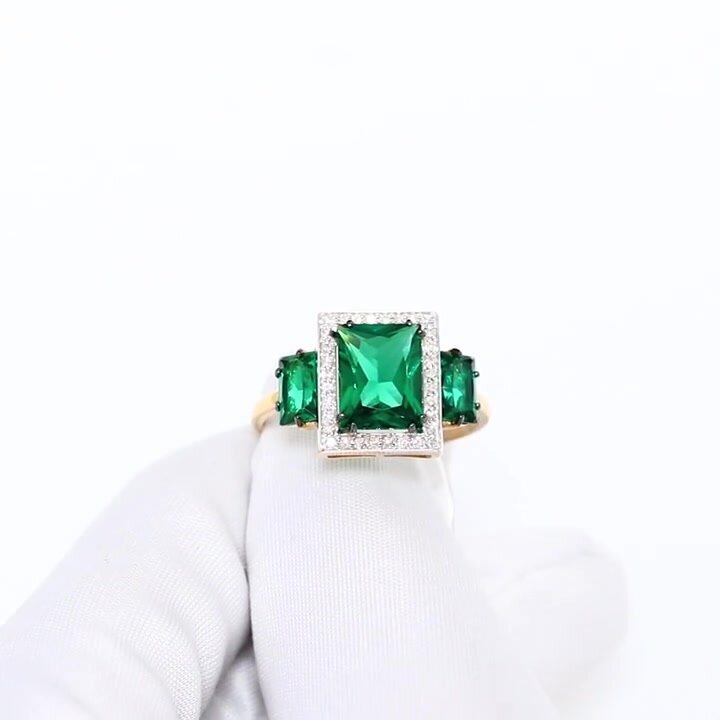 Кольцо Diamant online, красное золото, 585 проба, изумруд синтетический, бриллиант, размер 18.5, зеленый — фото 1
