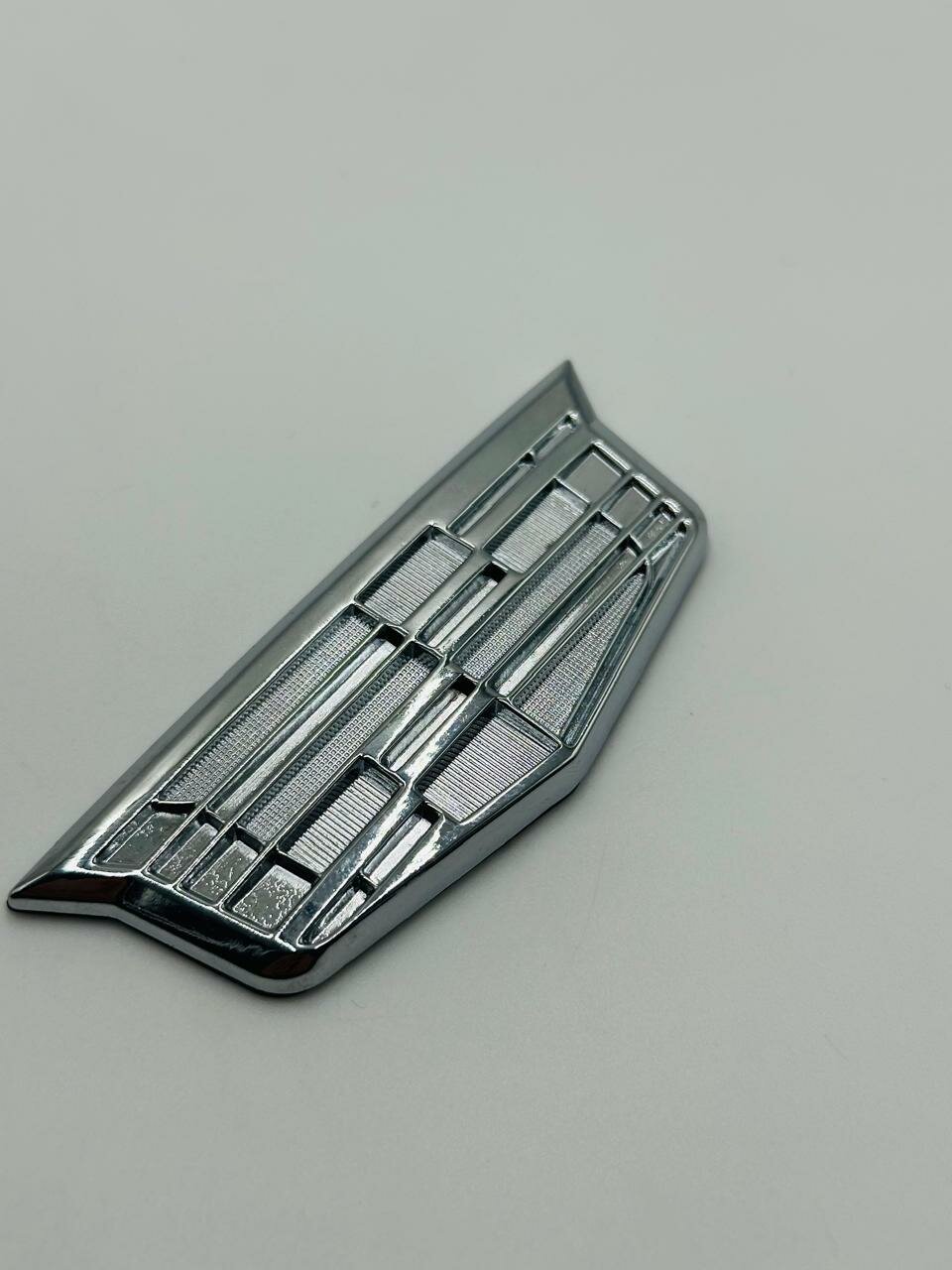Эмблема Cadillac металл Хром 9см