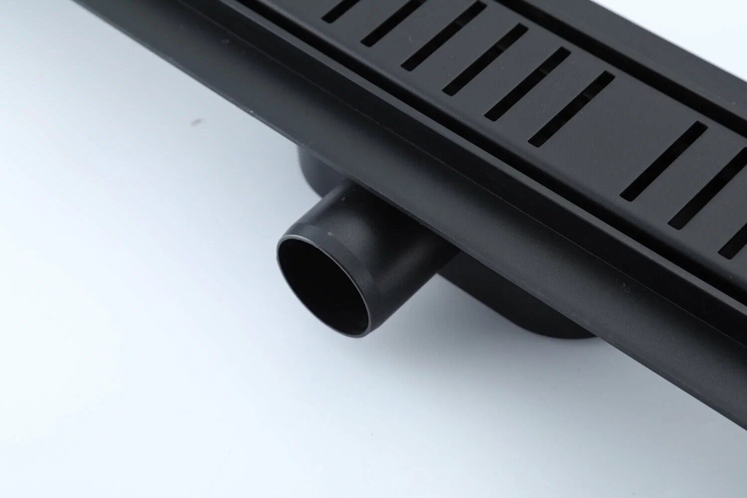 фото Душевой трап Gappo G88007-56 60х800 из нержавейки, чёрный