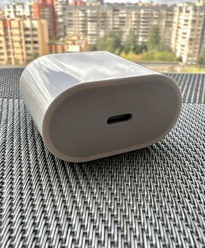 Зарядка для iPhone, iPad, airpods/USB-C Power Adapter 20W — фото 1