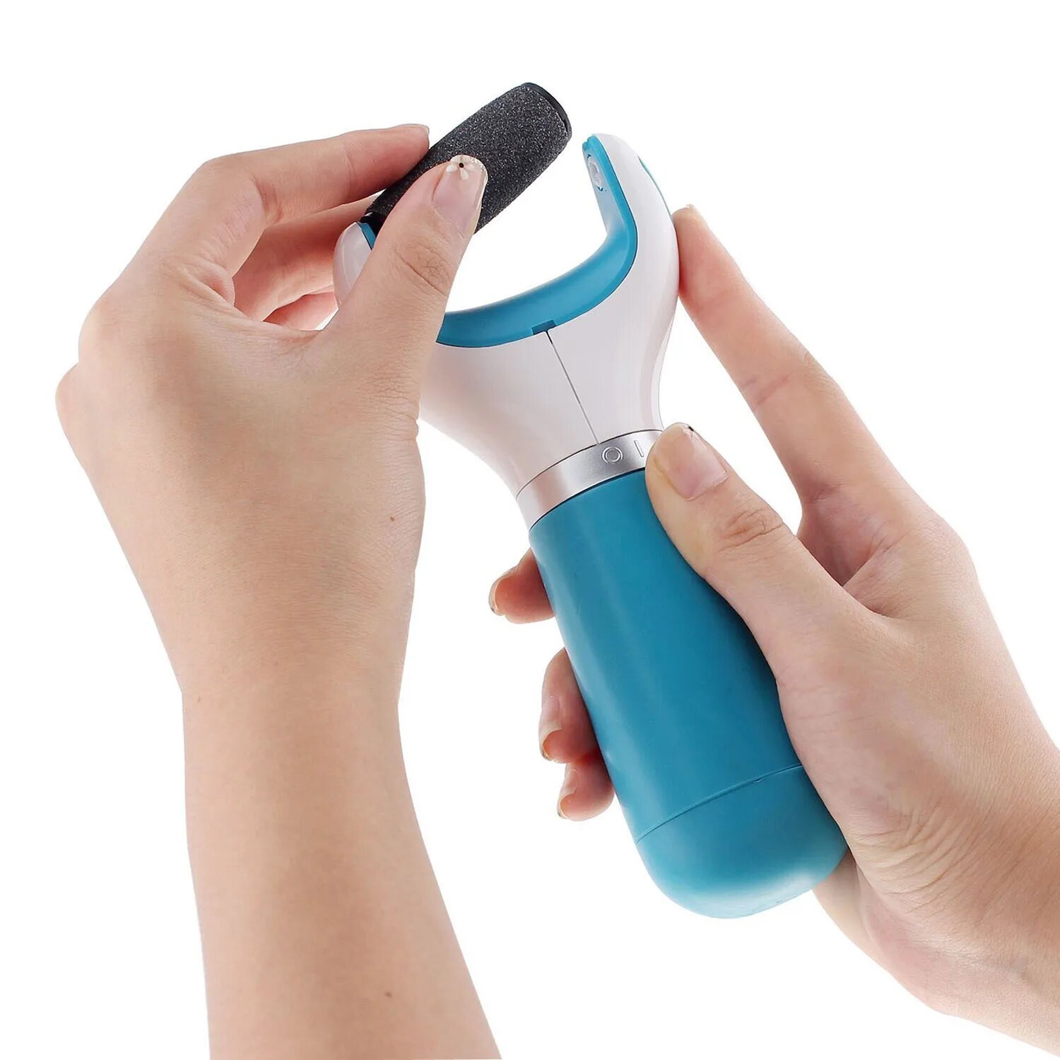 Интерфейс умного дома Яндекса: на телефоне открыто приложение с созданным напоминанием о сеансе педикюра через Алису