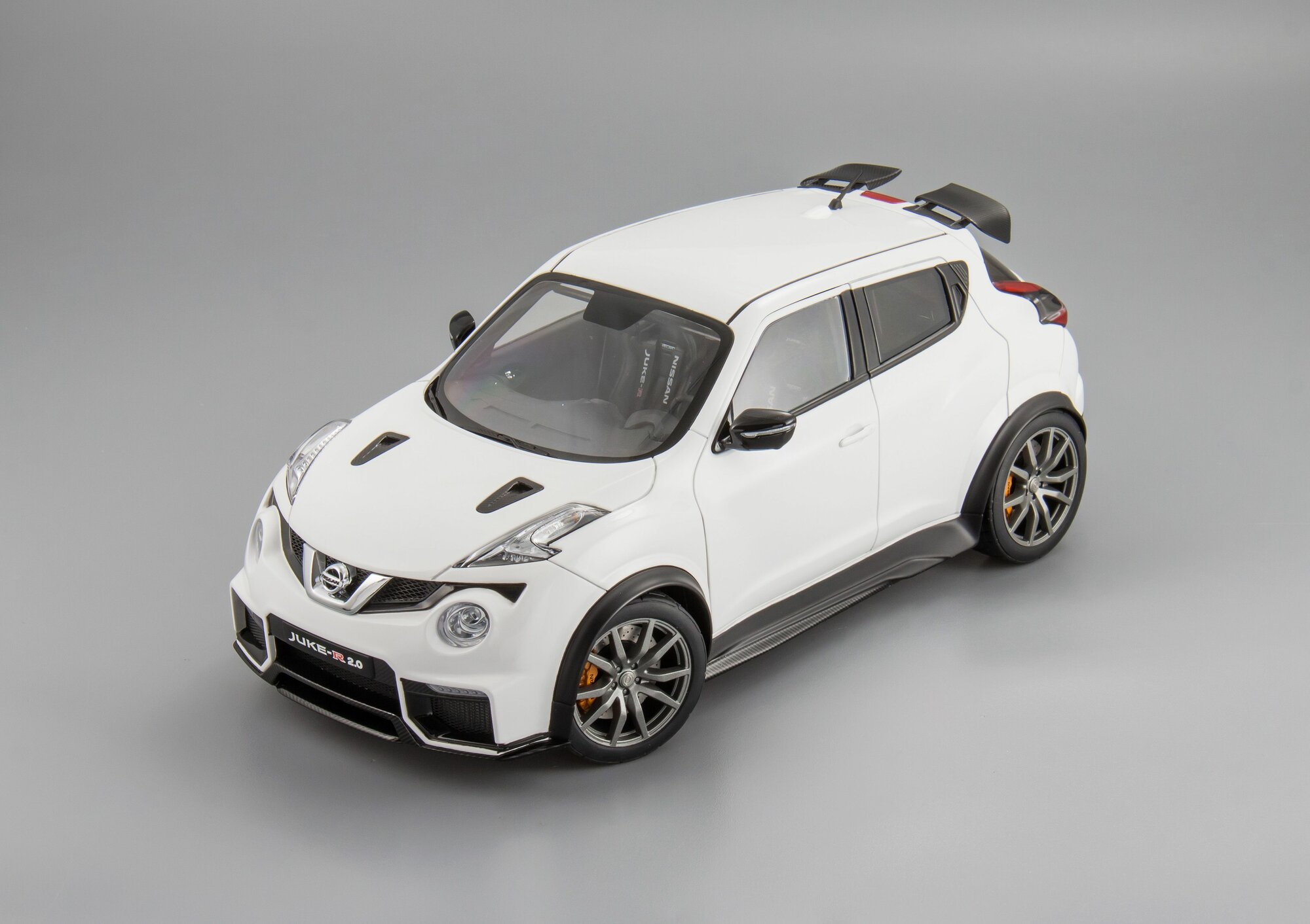 Коллекционная масштабная модель 1:18 Nissan Juke R 2.0 2016 от AUTOart