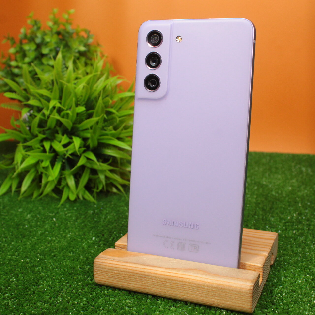 Смартфон Samsung Galaxy S21 FE 6/128 ГБ, Dual nano SIM, лавандовый