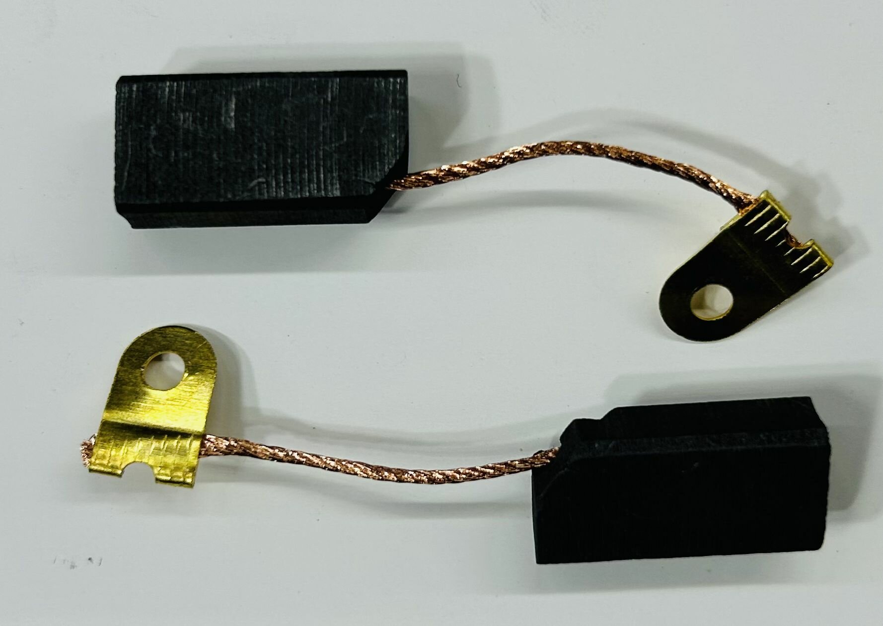 Электроугольные щетки CBLF-7x11x16 (404A)
