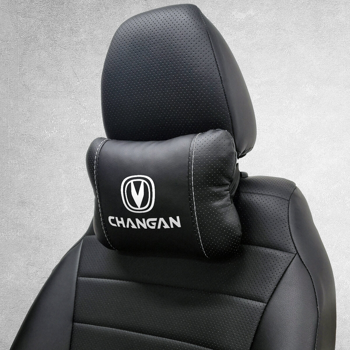 Автомобильная подушка под шею на подголовник эмблема Changan, для Чанган. Подушка для шеи в машину. Подушка на сиденье автомобиля. — фото 1