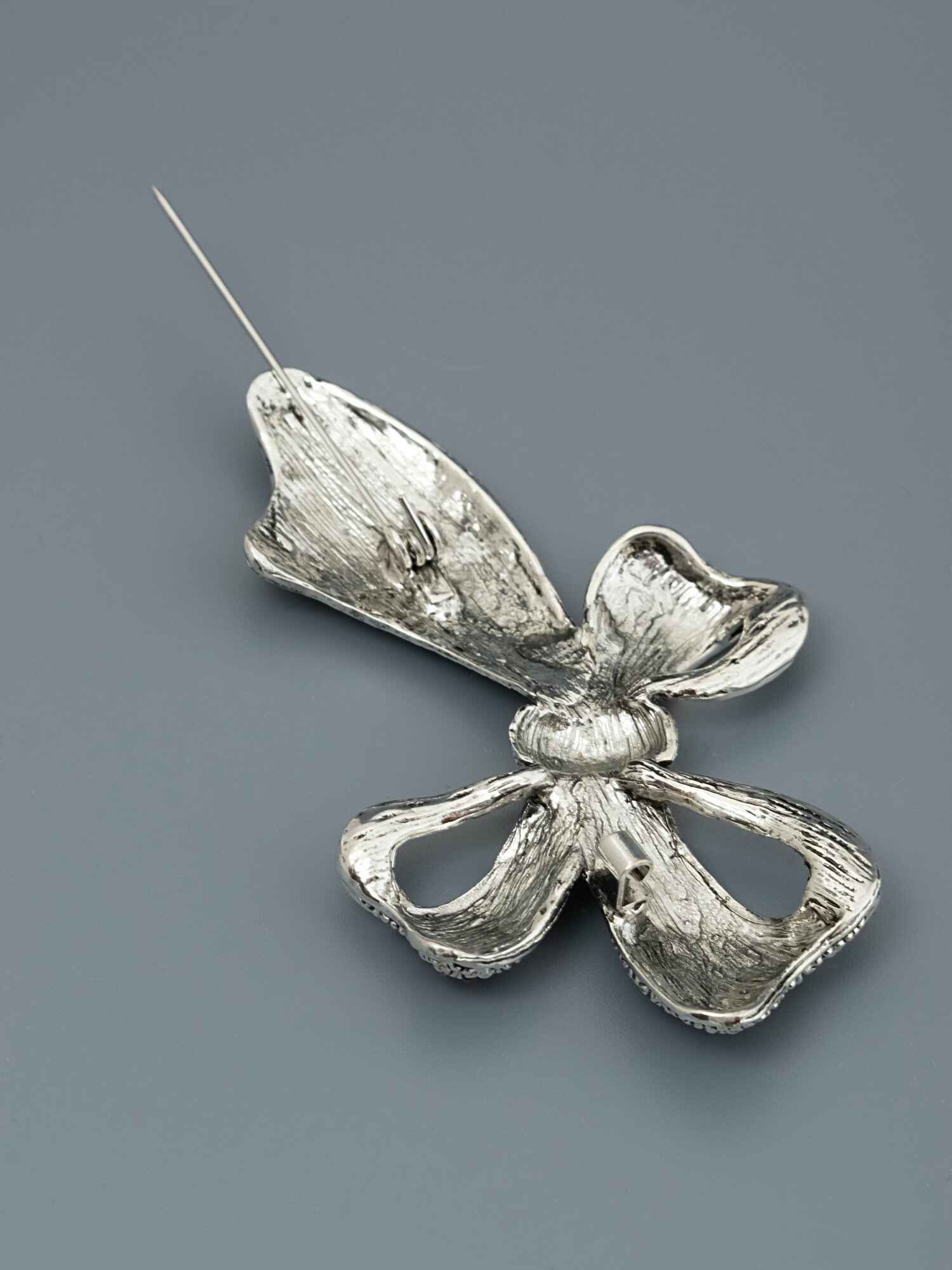 Брошь ЖемАрт, кристалл, серый, серебряный — фото 1