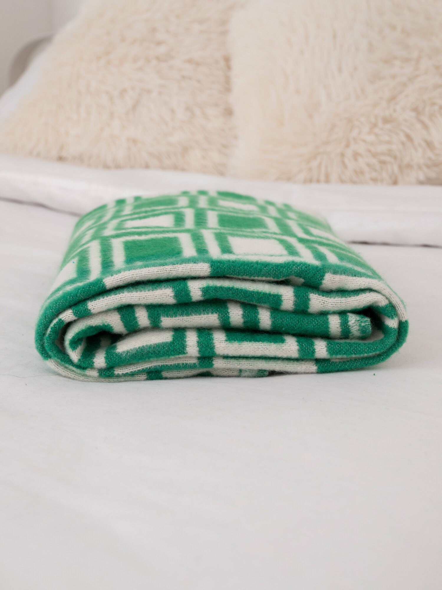 Одеяло байковое 1,5 спальное (140*200см), зеленое, клетка - фотография № 2