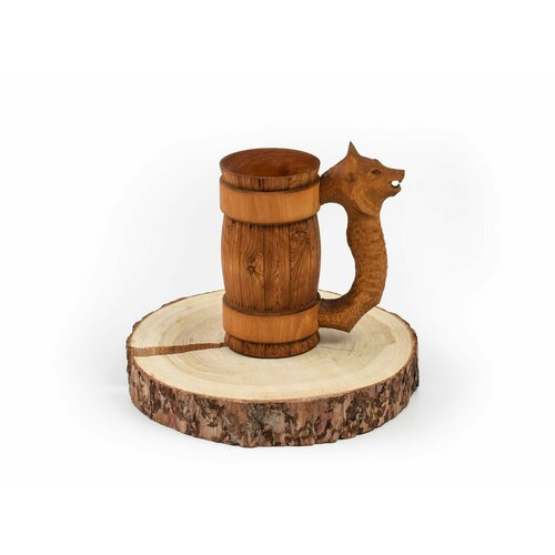 Кружка из дерева с резной ручкой Волк 05 л 3060₽
