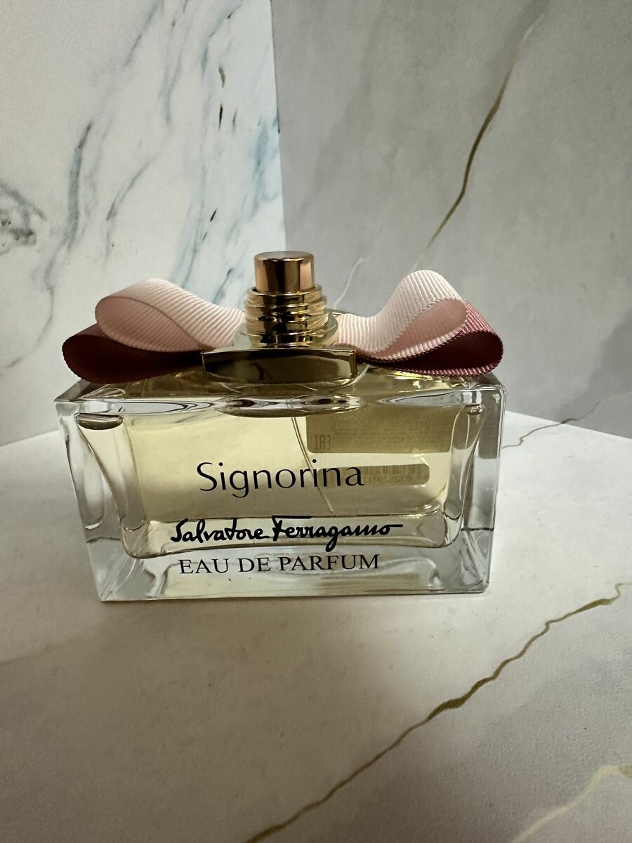 Salvatore Ferragamo Signorina /Синьорина (тестер) 100 мл