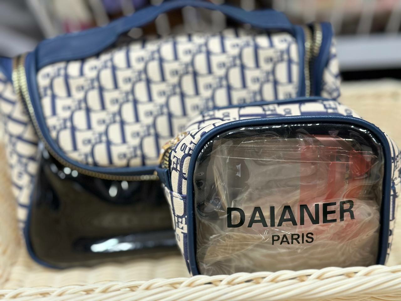 Комплект косметичек