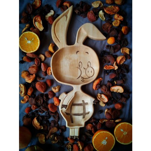 Тарелка из дерева Пятачок с гравировкой 1400₽