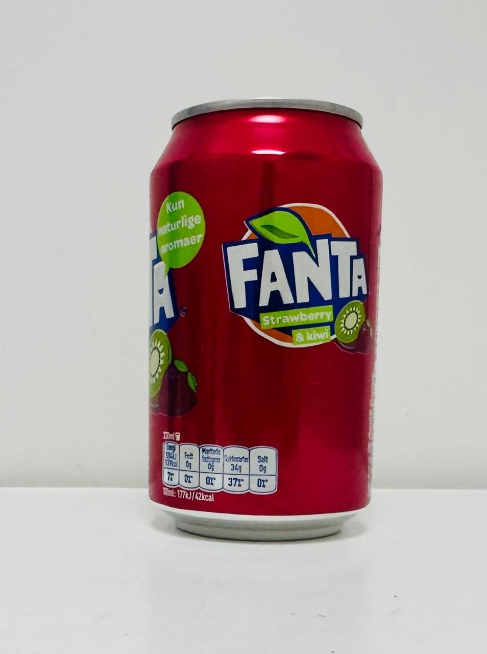 Напиток Fanta Strawberry & Kiwi 330мл - фото №3