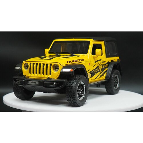 Модель автомобиля JEEP Wrangler Rubicon. 1/24. Свет. Звук. Инерция. модель автомобиля из металла черная 1 24 свет звук 18см