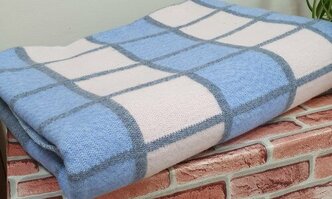 Одеяло полушерстяное (серо-розово-голубая клетка) 140х205