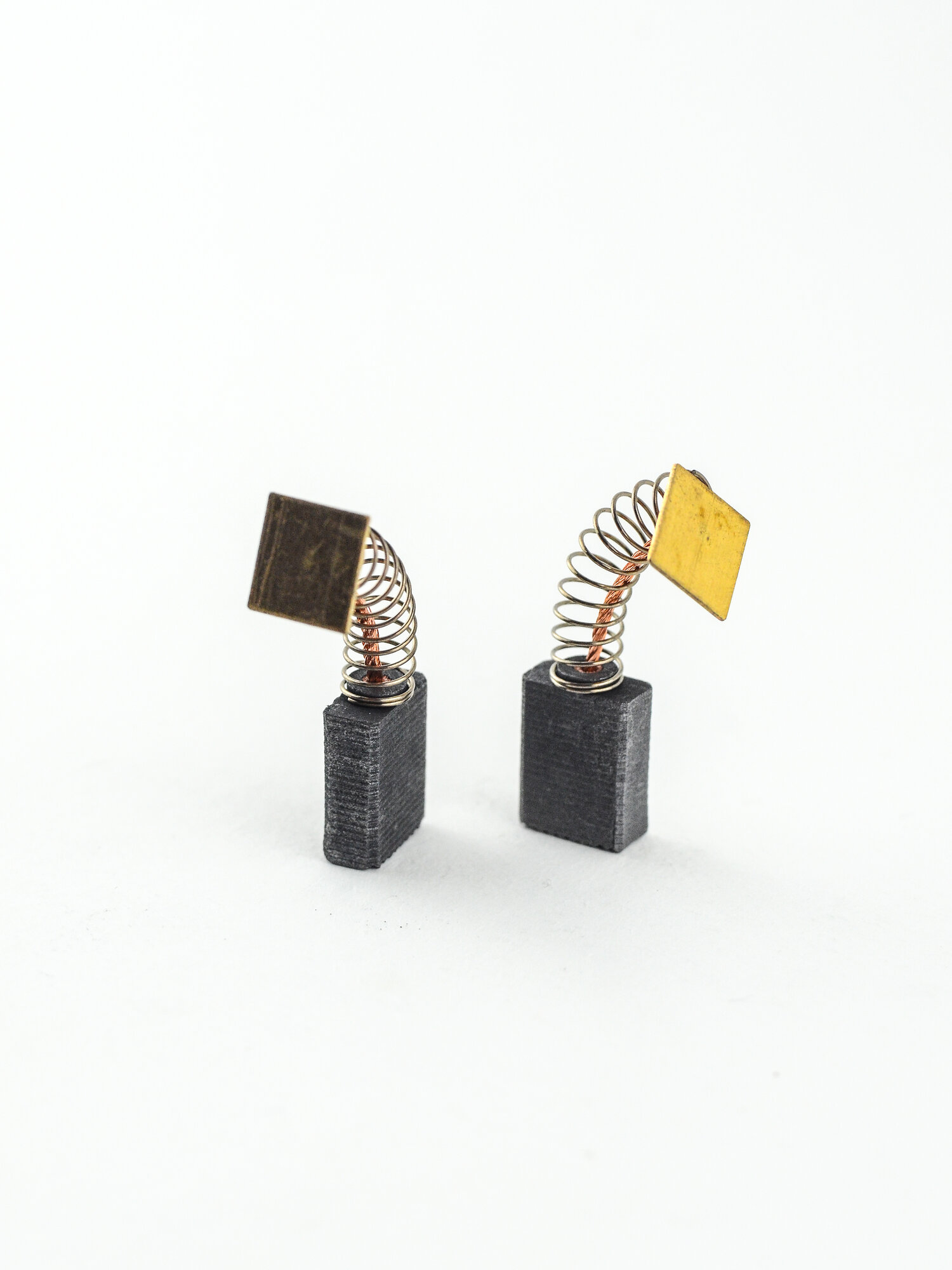 фото Угольная щетка 5х10х11,5 для Интерскол МП-65/550