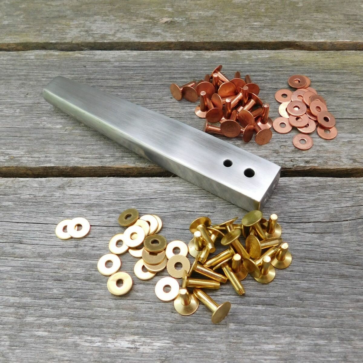 фото Универсальный инструмент-установщик для заклепок