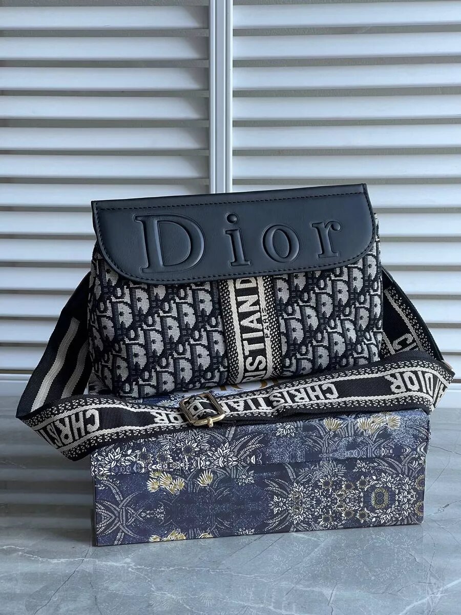 фото Стильная сумка Dior