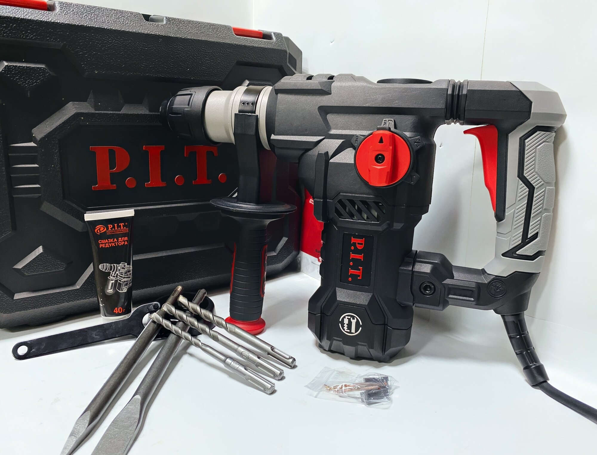 Перфоратор P.I.T. PBH32-C5 в кейсе, 1500Вт, 6Дж, SDS+, от сети 220В — фото 1