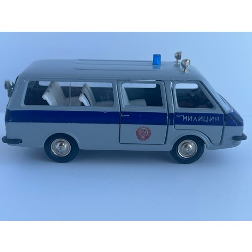 Масштабная модель автомобиля РАФ 2203 Патрульная милиция СССР Тантал