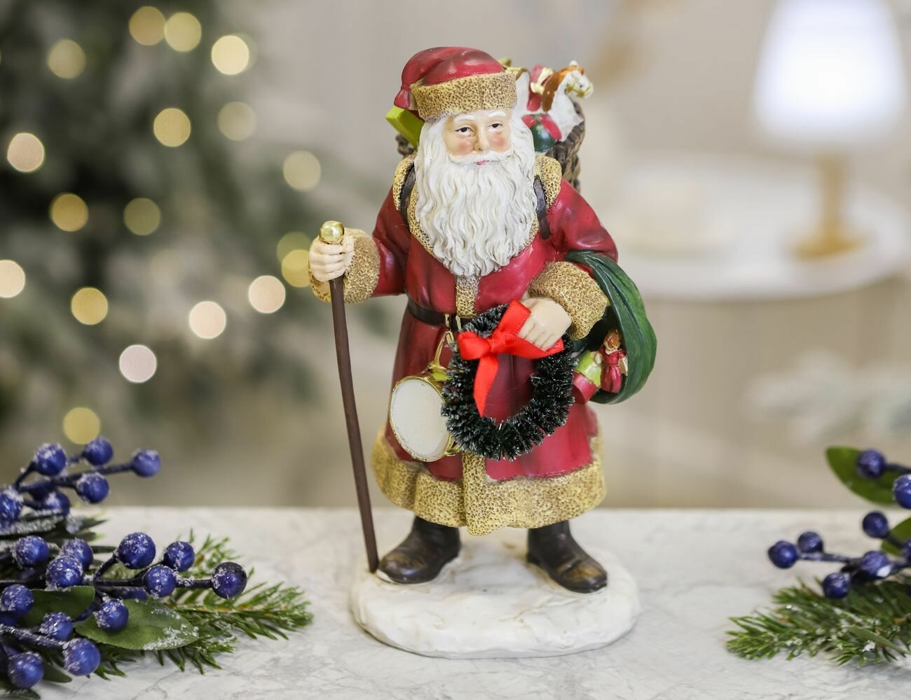 Декоративная фигурка путешествие санты полистоун 20 см Winter Deco 1001099