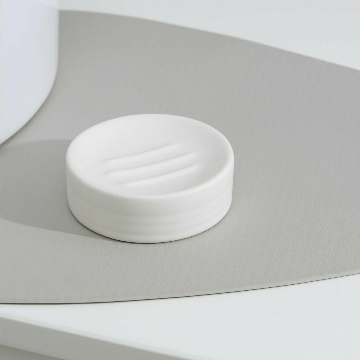 фото Мыльница керамическая белая