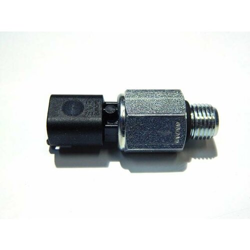 Датчик аварийного давления масла 2897324 ISBE150 220-250 солдатик 950₽