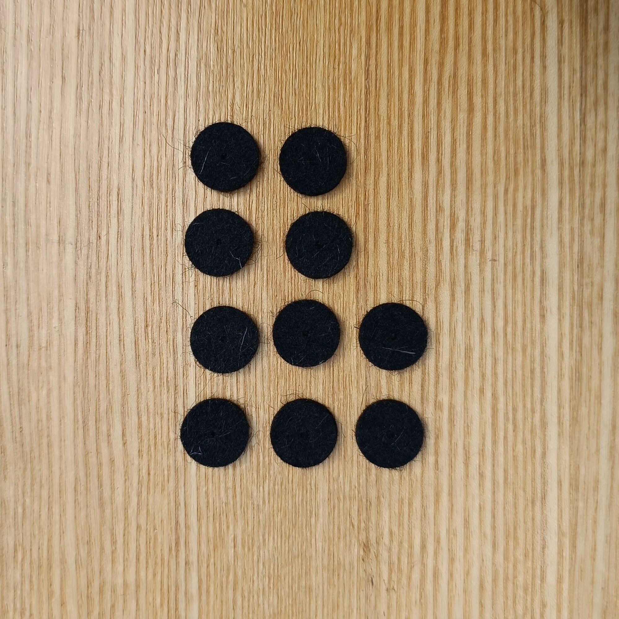 10 шт. демпферов чёрных под кнопки диаметром 14мм, для правой клавиатуры гармони, баяна