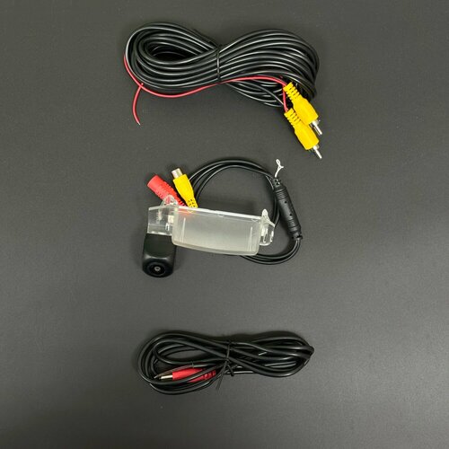 Камера заднего вида Mitsubishi Lancer 9 Outlander 2006-2012 2000₽